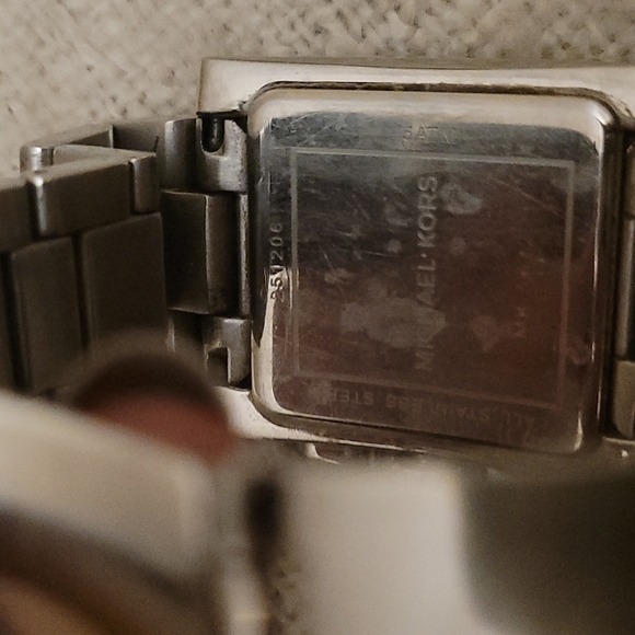 Michael kors watch - Picture 4 of 6